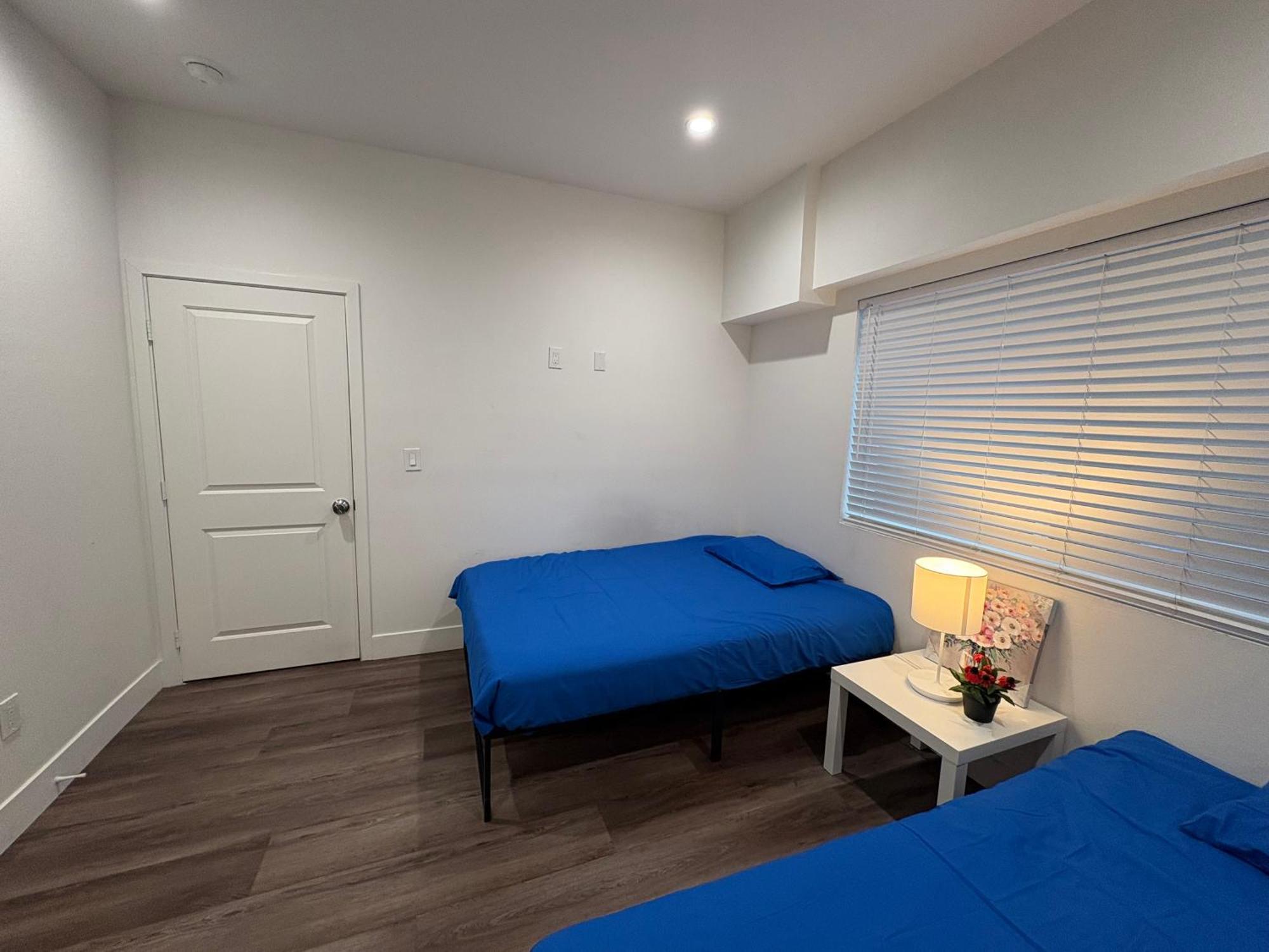 Hostal The Blue *